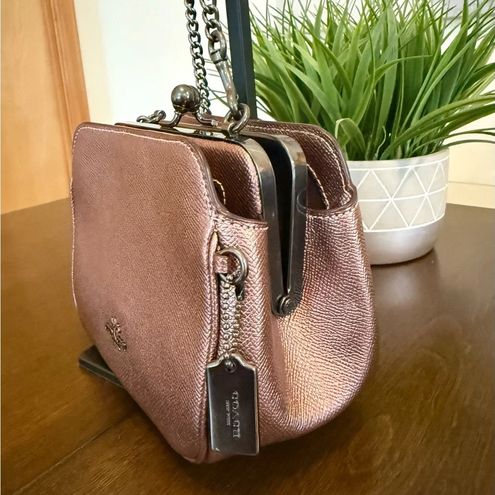 Coach Pearl Kisslock Metallic Rose Crossbody (2019) - Picture 4 of 10